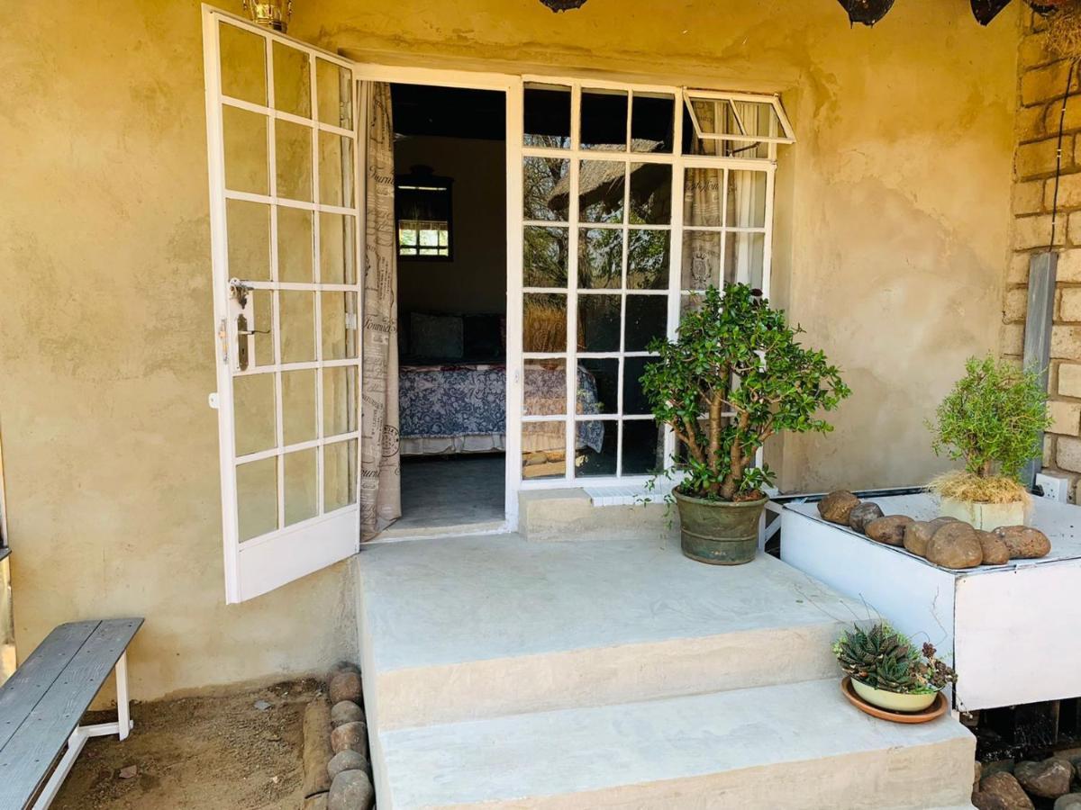 OppiPlasie Guest House Brits Exterior foto